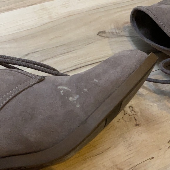 Carlos Graham 7.5 Heel Ankle Booties - Picture 5 of 8